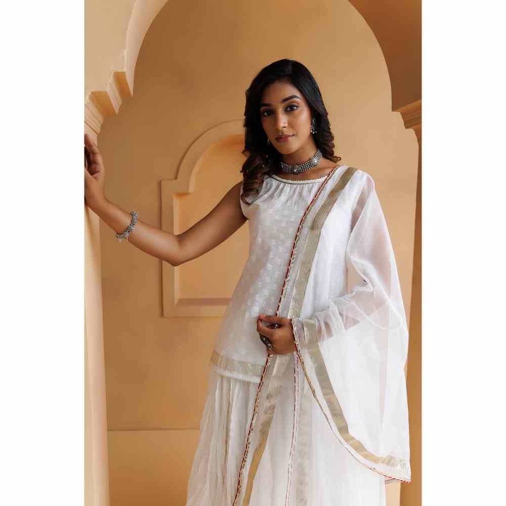 Geroo Jaipur White Cotton Hand Embroidered Tunic with Skirt and Organza Dupatta (Set of 3)
