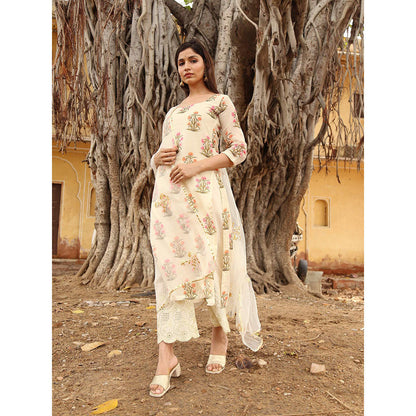 Gulabo Jaipur White Chanderi Kurta With Pyjama & Organza Golden Detailing Dupatta (Set of 3)