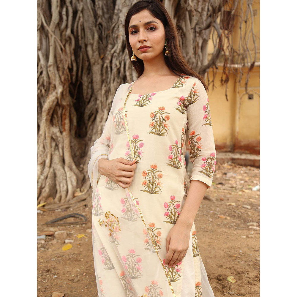 Gulabo Jaipur White Chanderi Kurta With Pyjama & Organza Golden Detailing Dupatta (Set of 3)