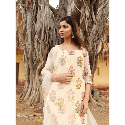 Gulabo Jaipur White Chanderi Kurta With Pyjama & Organza Golden Detailing Dupatta (Set of 3)