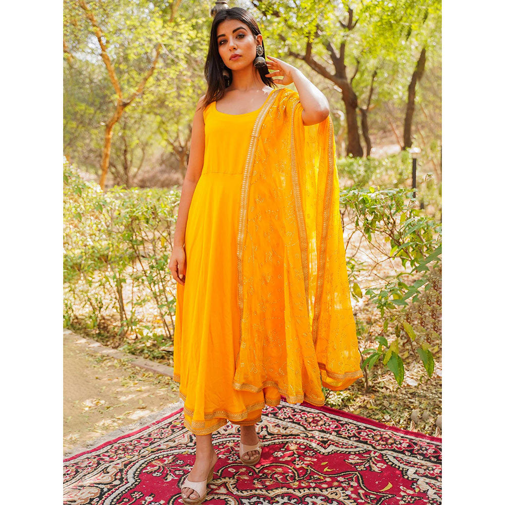 Gulabo Jaipur Nafisa Yellow Rayon Kurta With Pyjama & Taari Dupatta (Set of 3)