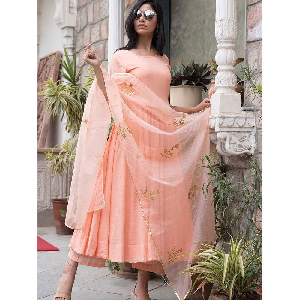 Gulabo Jaipur Peach Mulmul Kurta With Pant & Organza Golden Detailing Dupatta (Set of 3)