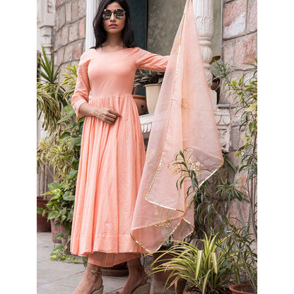 Gulabo Jaipur Peach Mulmul Kurta With Pant & Organza Golden Detailing Dupatta (Set of 3)