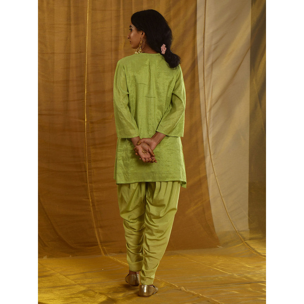 Gulaal Lakshmi Kurta-Dhoti (Set of 2)