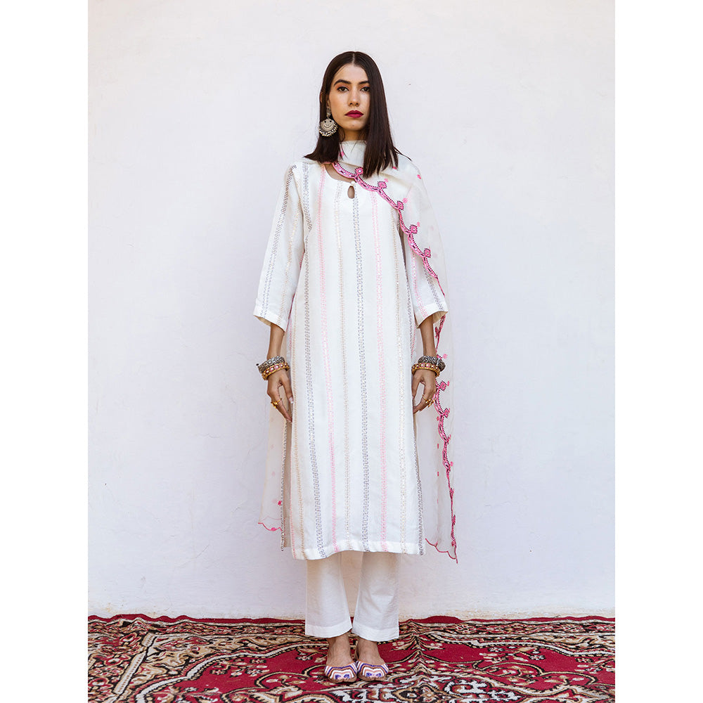 Gulabo Jaipur Barkha White Straight Kurta (Set of 3)