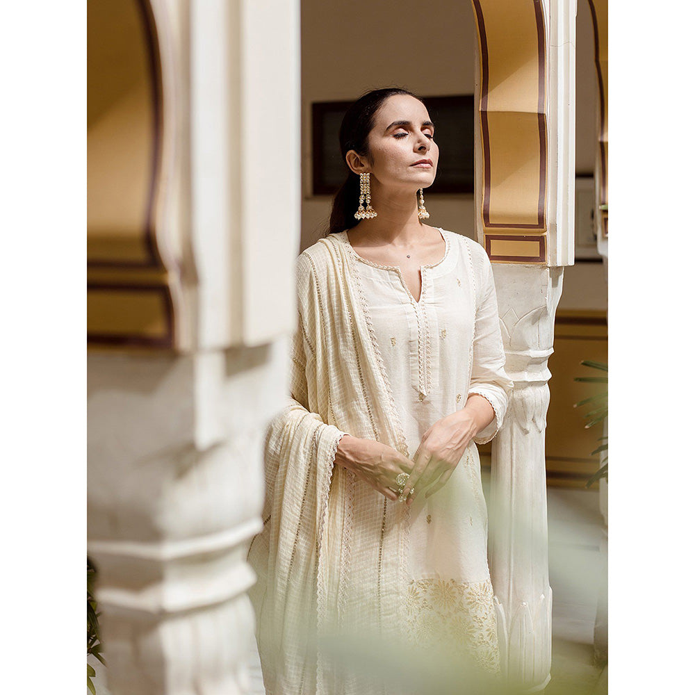 Gulabo Jaipur Kaira Off White Straight Kurta (Set of 3)