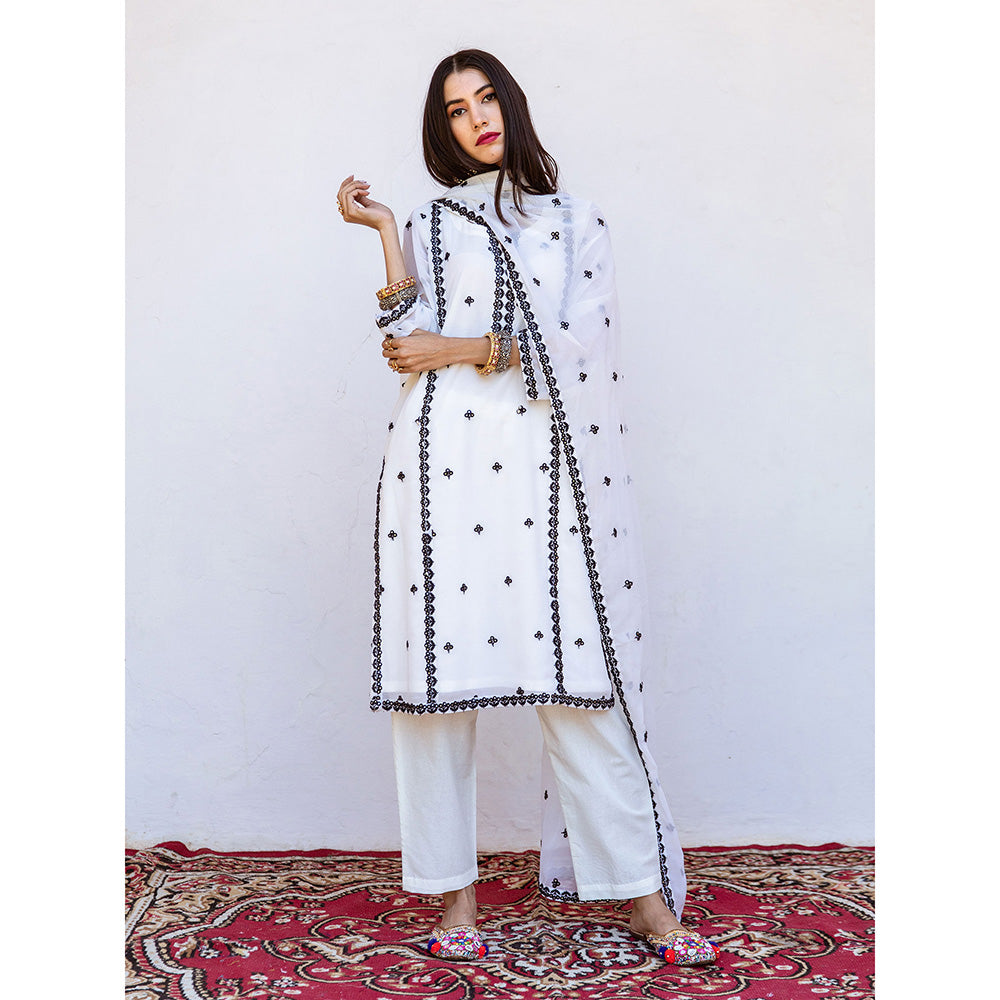 Gulabo Jaipur Jhalak White Straight Kurta (Set of 3)