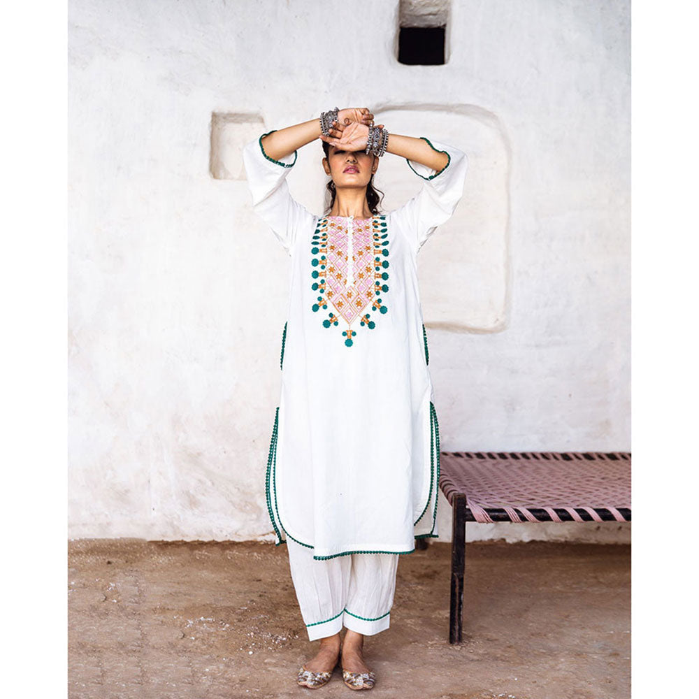 Gulabo Jaipur Arzu White Kurta (Set of 2)