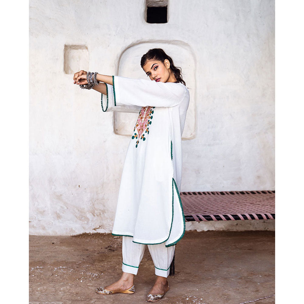 Gulabo Jaipur Arzu White Kurta (Set of 2)