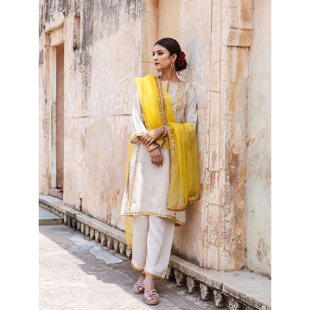 Gulabo Jaipur Roop Off White Kurta (Set of 3)