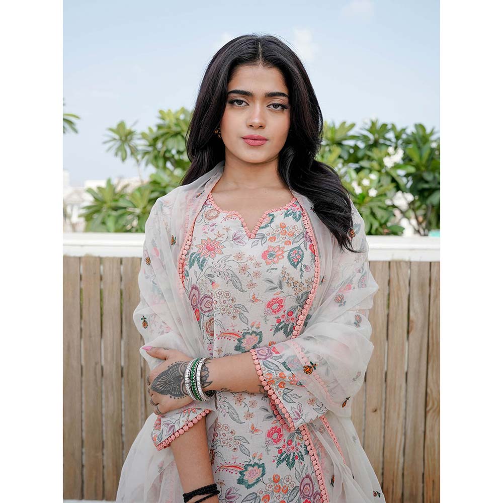 Gulabo Jaipur Muskan White And Peach Printed Embroidery Kurta (Set of 3)