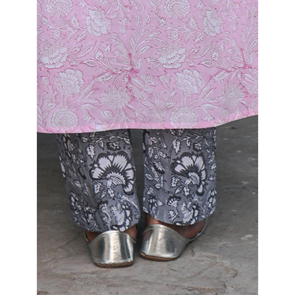 Gulaal Ahe Pant