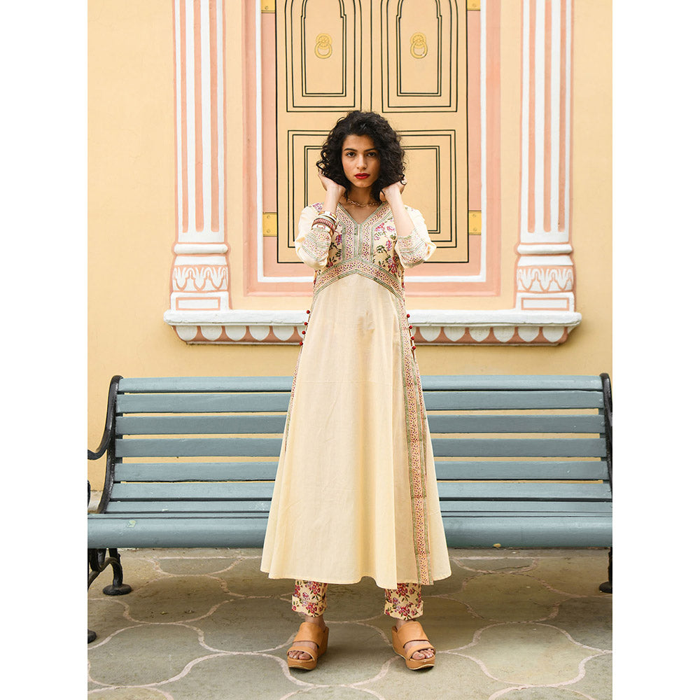 Gulaal Bellflower High Slit Kurta Pants Set (Set of 3)