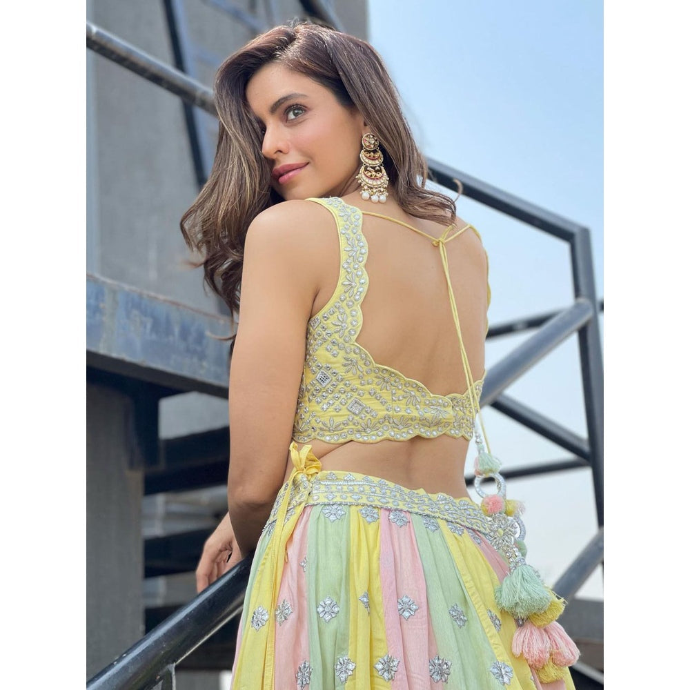 Gopi Vaid Embellished Chand Short Lehenga And Blouse With Dupatta (Set of 3)