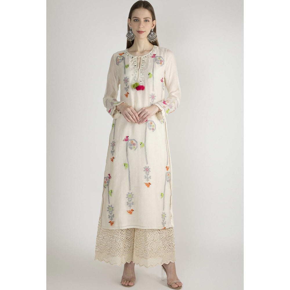 Gopi vaid Off white Embroidered Tunic