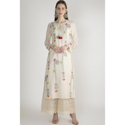 Gopi vaid Off white Embroidered Tunic