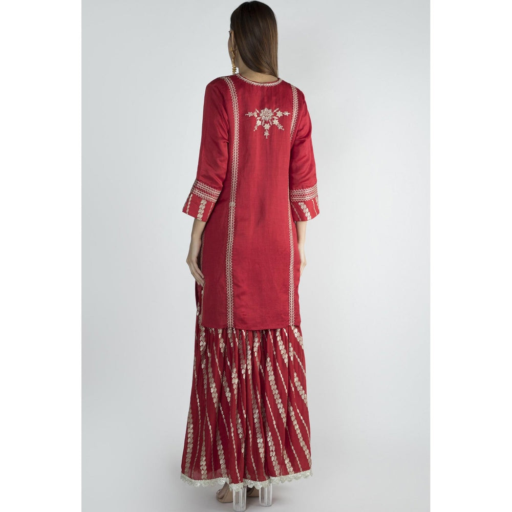 Gopi vaid Red Embroidered Kurta With Sharara & Dupatta (Set of 3)