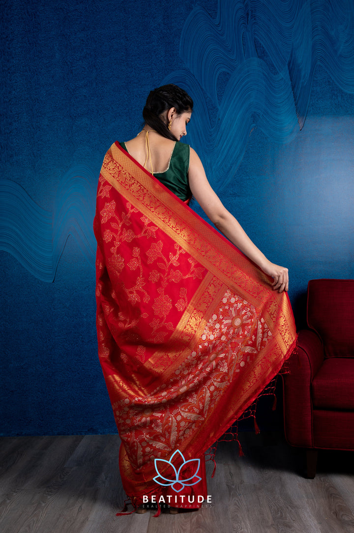 Beatitude Red Gold-Toned Floral Silk Blend Banarasi Saree with Unstitched Blouse