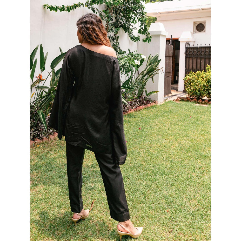 House Of Muher Maya Black Kurta Set (Set of 2)
