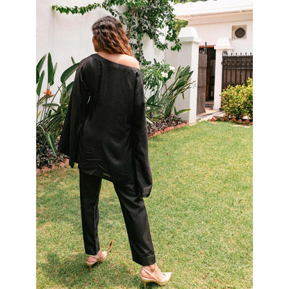 House Of Muher Maya Black Kurta Set (Set of 2)