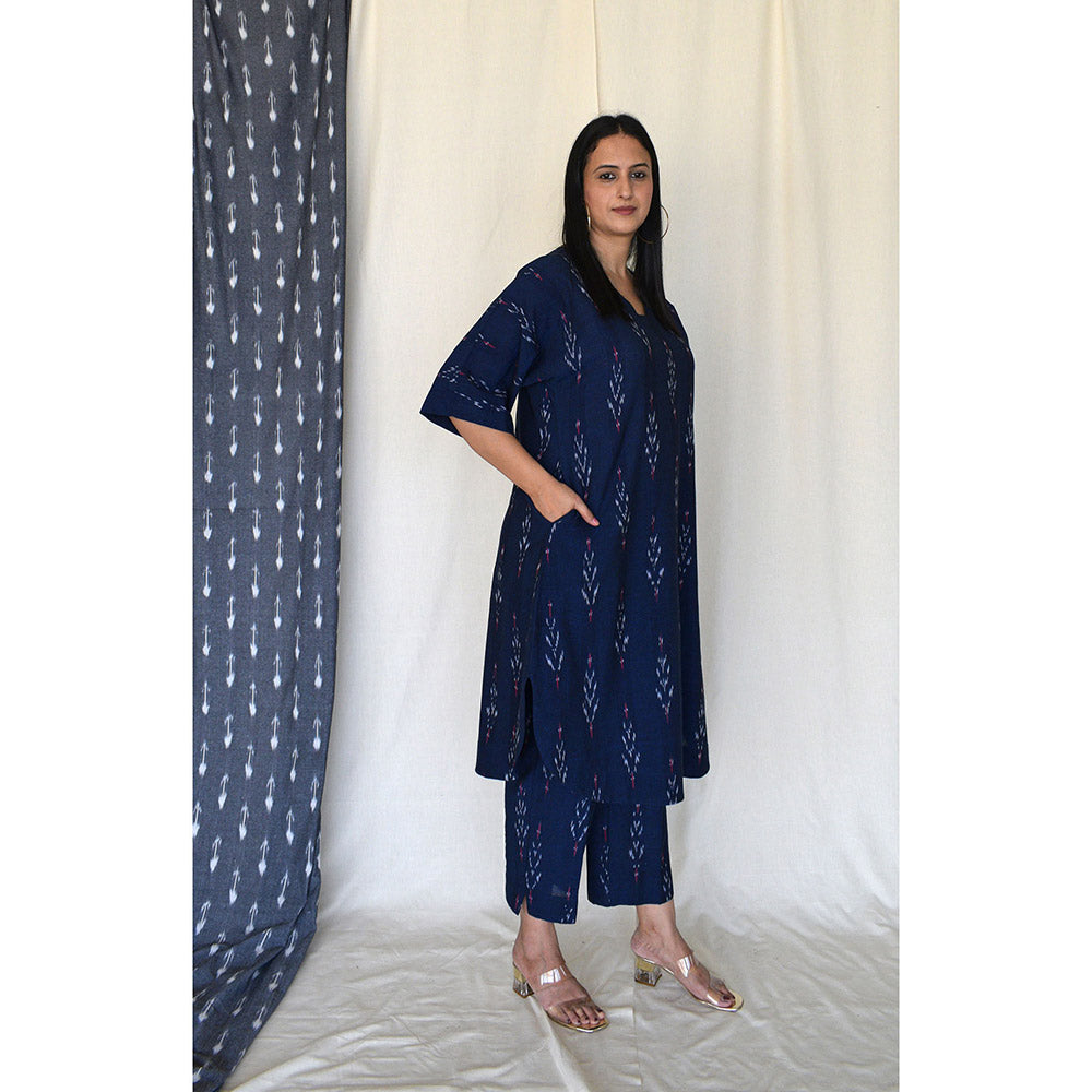 HOUSE OF MOXA Navy Blue Ikat Choga And Pants (Set of 2)