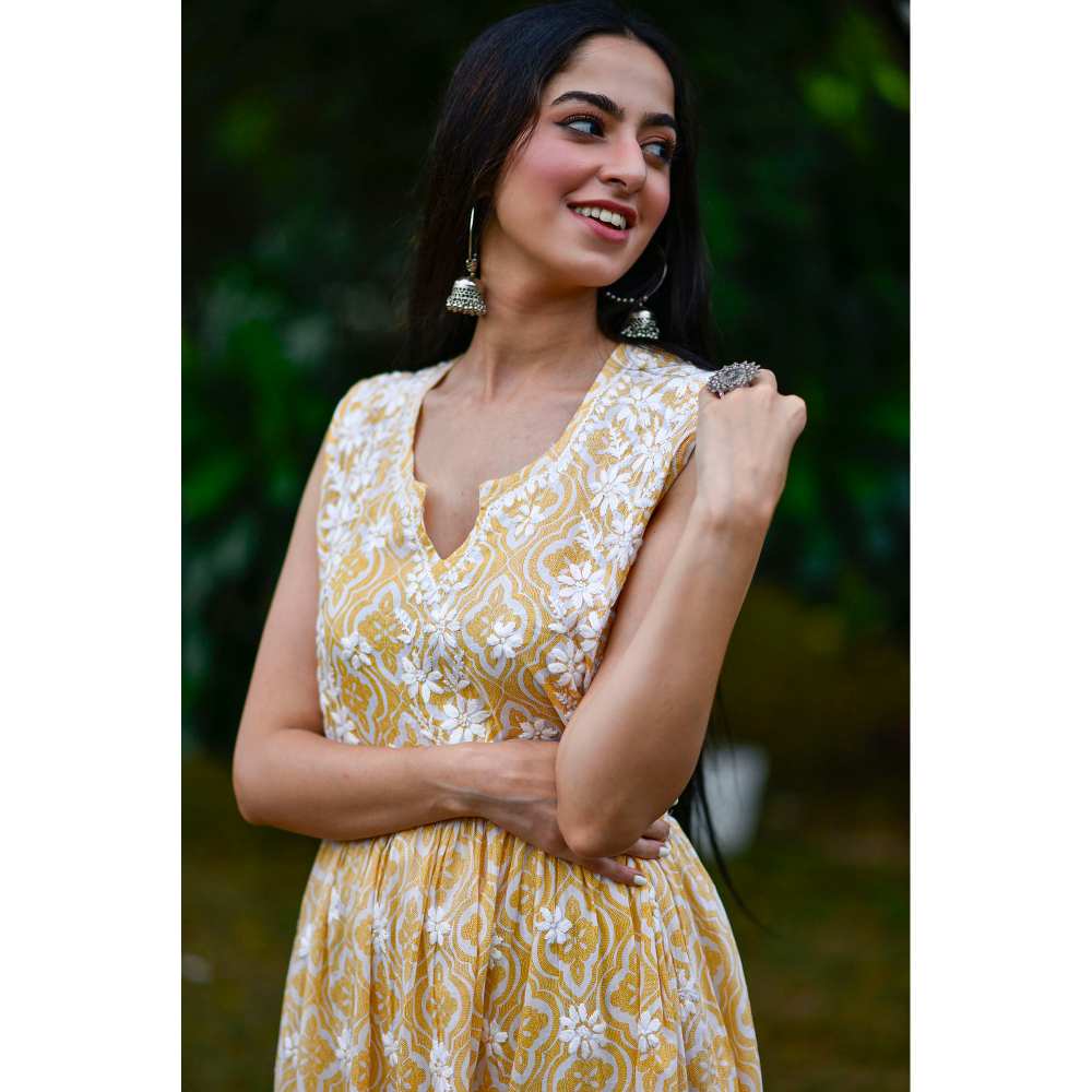 House of Chikankari Adara Chikankari Mulmul Sleeveless Gharara (Set of 2)