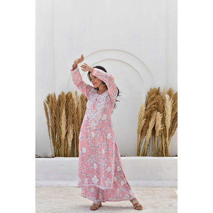 House of Chikankari Kamilah Chikankari Mulmul Straight Kurta (Set of 2)