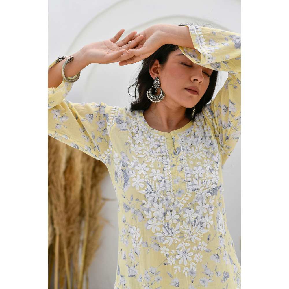 House of Chikankari Kamilah Chikankari Mulmul Straight Kurta (Set of 2)