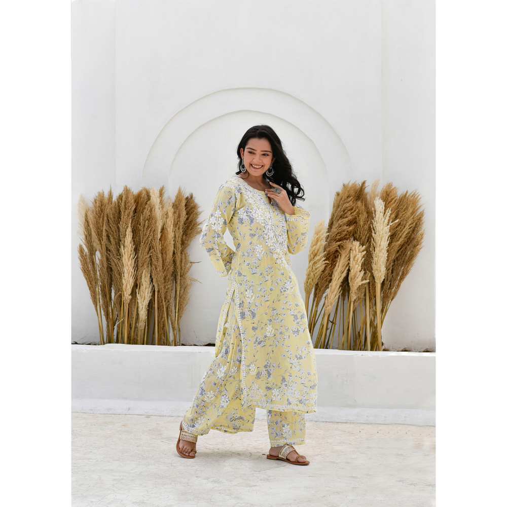 House of Chikankari Kamilah Chikankari Mulmul Straight Kurta (Set of 2)