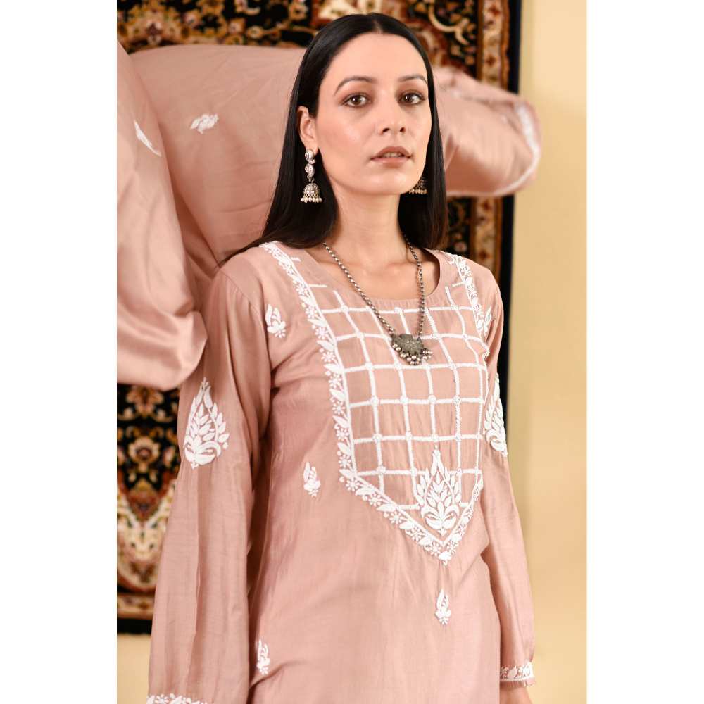 House of Chikankari Rawiya Chikankari Chanderi Straight Kurta with Dupatta (Set of 4)