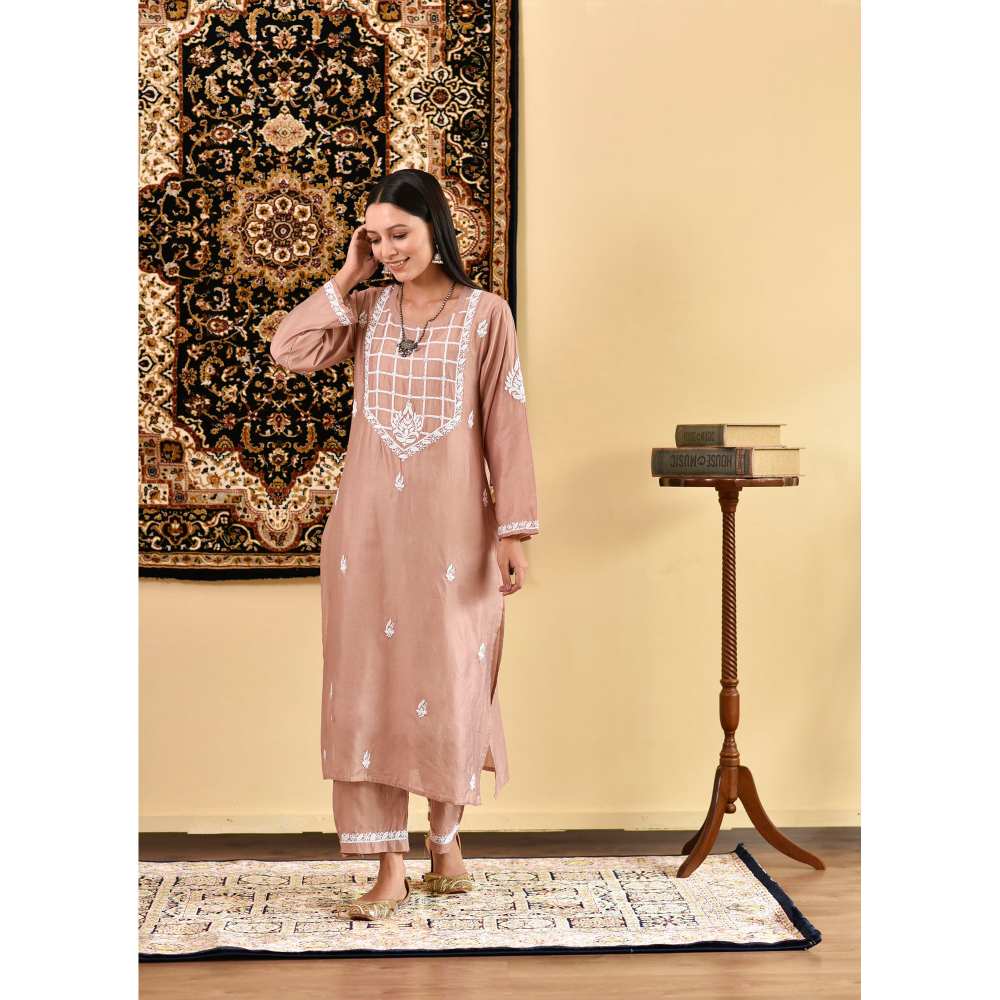 House of Chikankari Rawiya Chikankari Chanderi Straight Kurta with Dupatta (Set of 4)