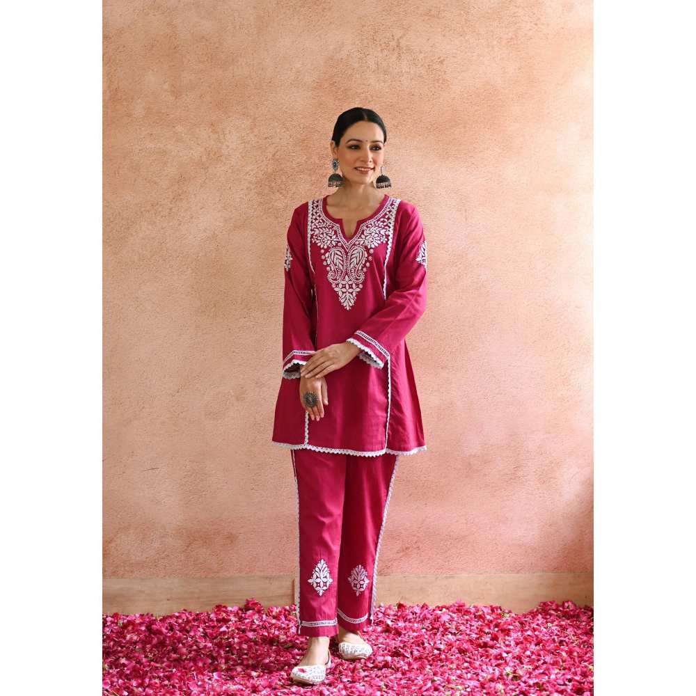 House of Chikankari Azmi Chikankari Cotton Straight Short Kurta - Pink (Set of 2)