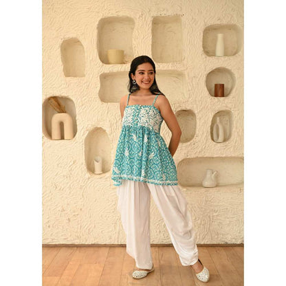 House Of Chikankari Aidah Chikankari Mulmul Sleeveless Short Kurti