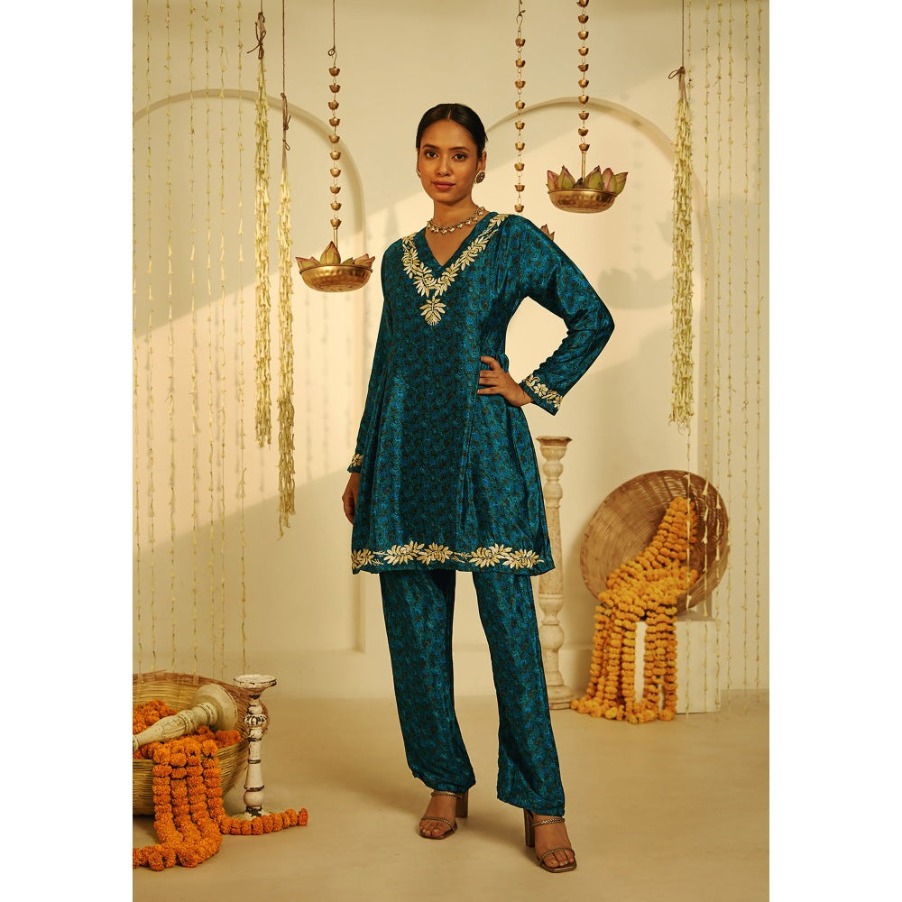 House of Chikankari Arisha Chikankari Crepe A-line Short Kurta Set