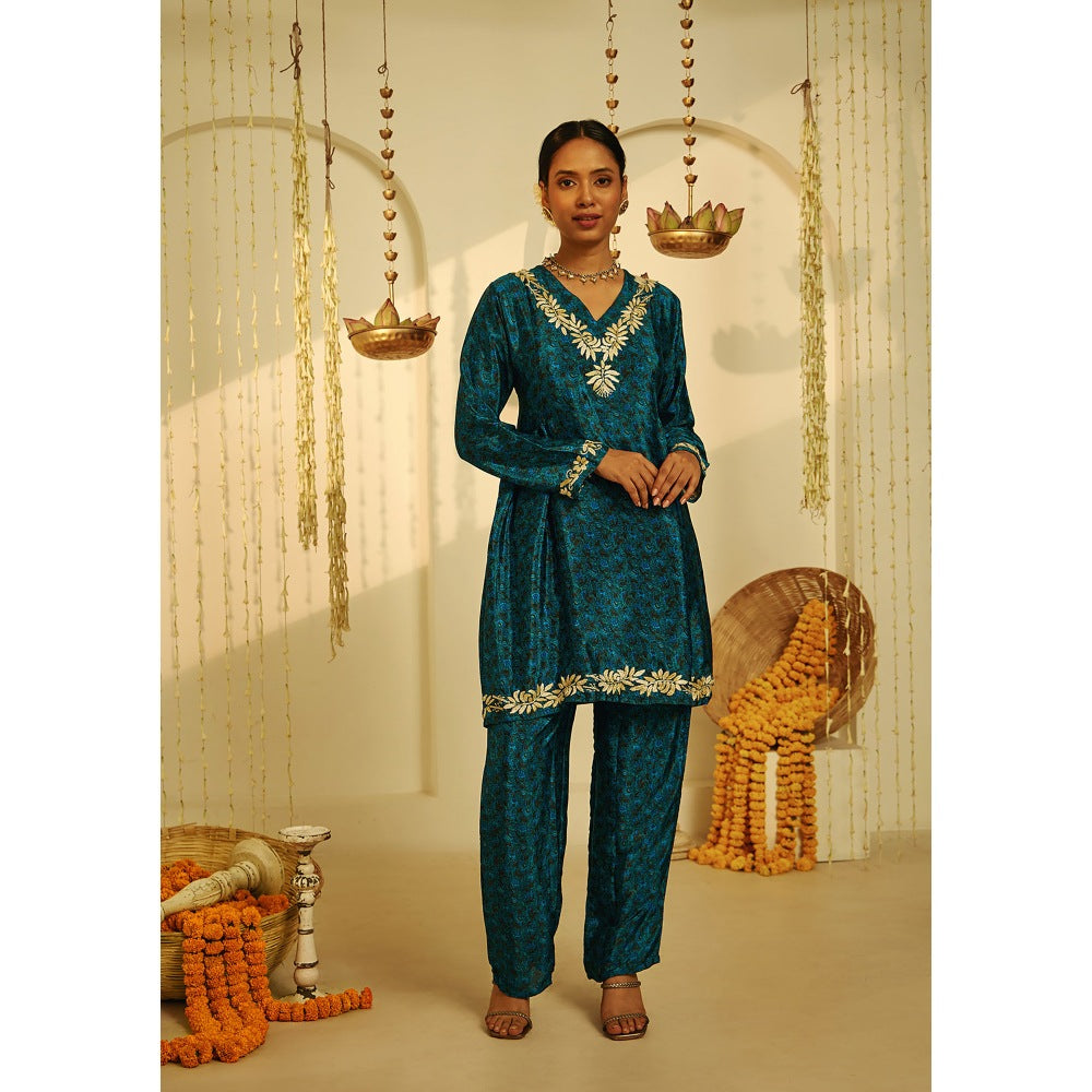 House of Chikankari Arisha Chikankari Crepe A-line Short Kurta Set