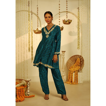 House of Chikankari Arisha Chikankari Crepe A-line Short Kurta Set