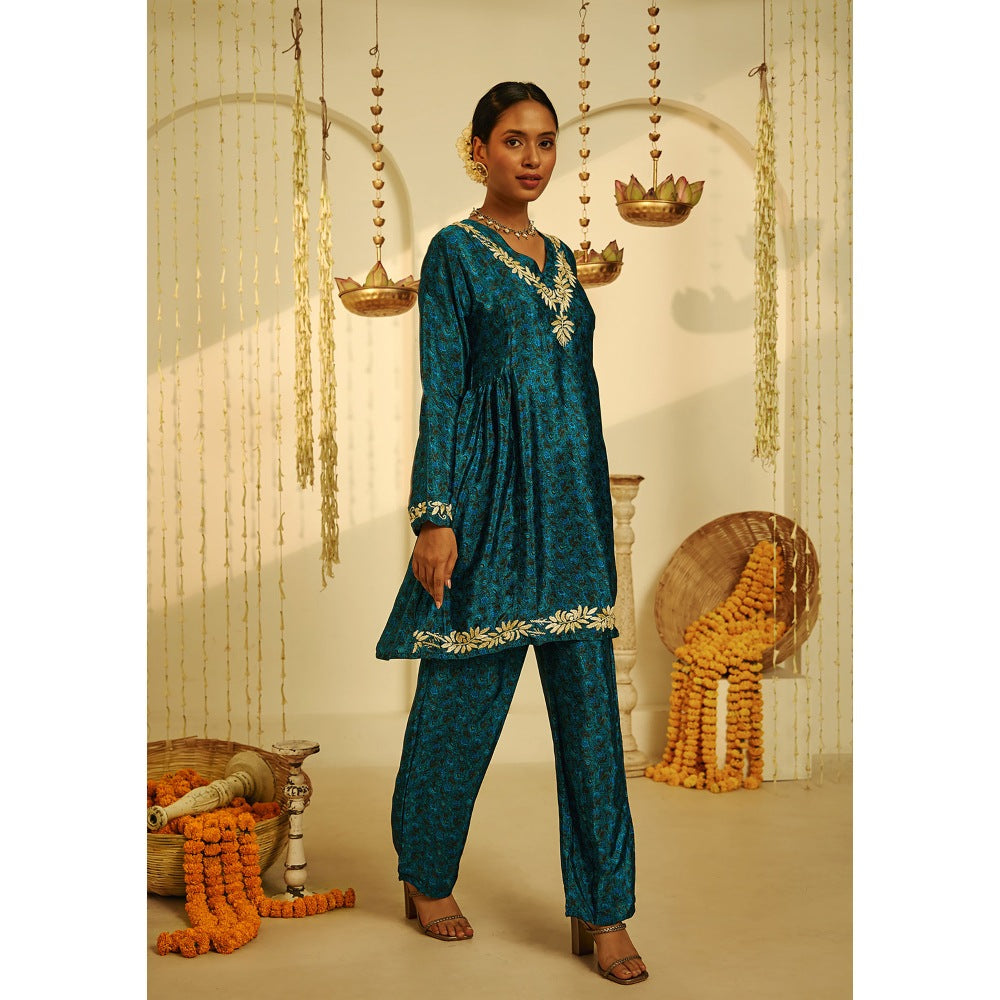 House of Chikankari Arisha Chikankari Crepe A-line Short Kurta Set