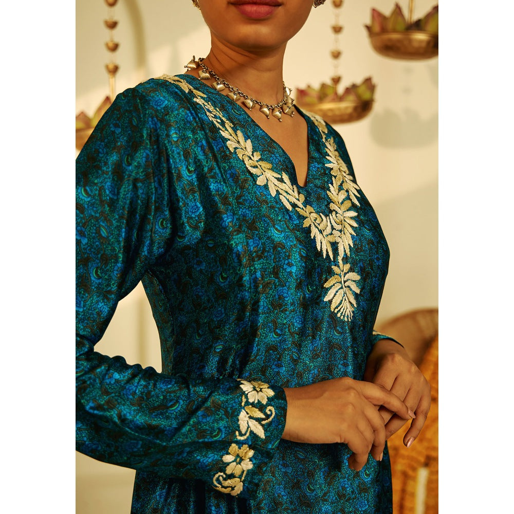 House of Chikankari Arisha Chikankari Crepe A-line Short Kurta Set