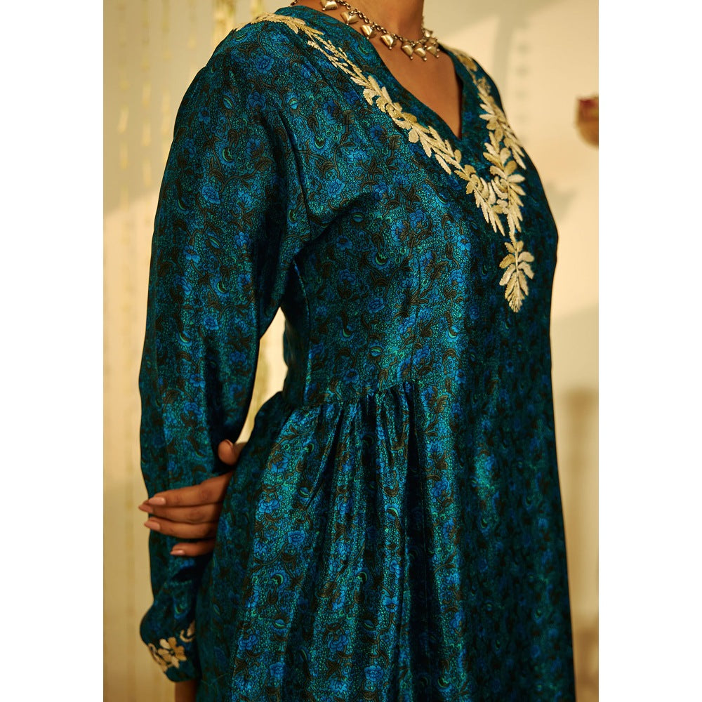 House of Chikankari Arisha Chikankari Crepe A-line Short Kurta Set