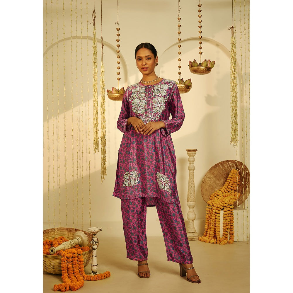 House of Chikankari Pink Zehna Chikankari Crepe Straight Short Kurta with Pant (Set of 2)