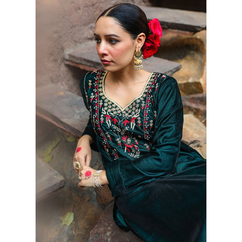 House of Chikankari Rumi Embroidered Velvet Green Straight Kurta with Palazzo (Set of 2)