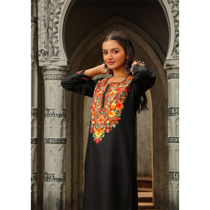 House of Chikankari Kasmira Aari woollen Straight Kurta with Pant (Set of 2)