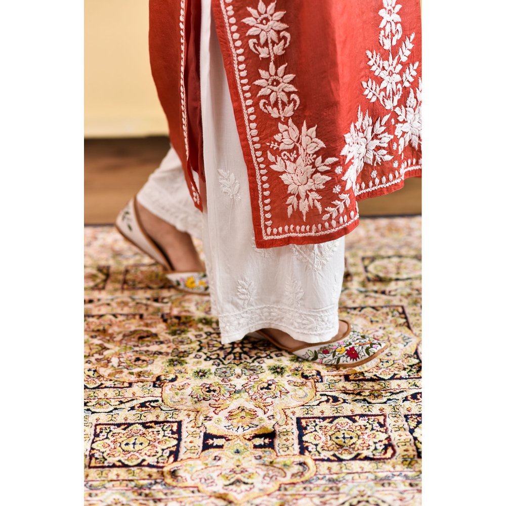House of Chikankari Shaima Chikankari Silk Straight Kurta