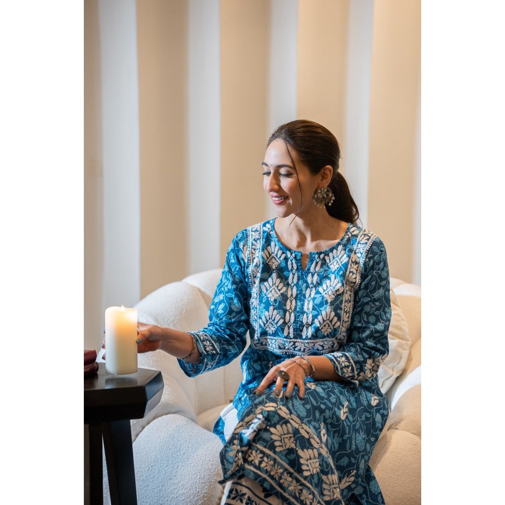House of Chikankari Ambar Chikankari Mulmul Straight Kurta with Pant (Set of 2)