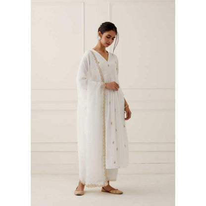 Ikshita Choudhary White Scalloped Tissue Organza Dupatta