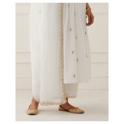 Ikshita Choudhary White Scalloped Tissue Organza Dupatta