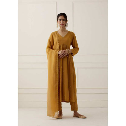 Ikshita Choudhary Yellow Mustard Scalloped Tissue Organza Dupatta
