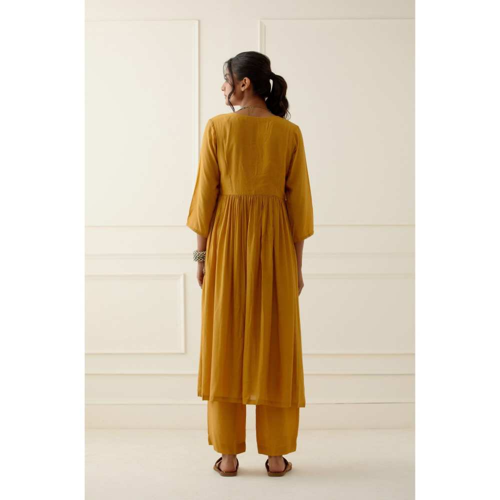 Ikshita Choudhary Yellow Mustard Kurta with Lace Detailing