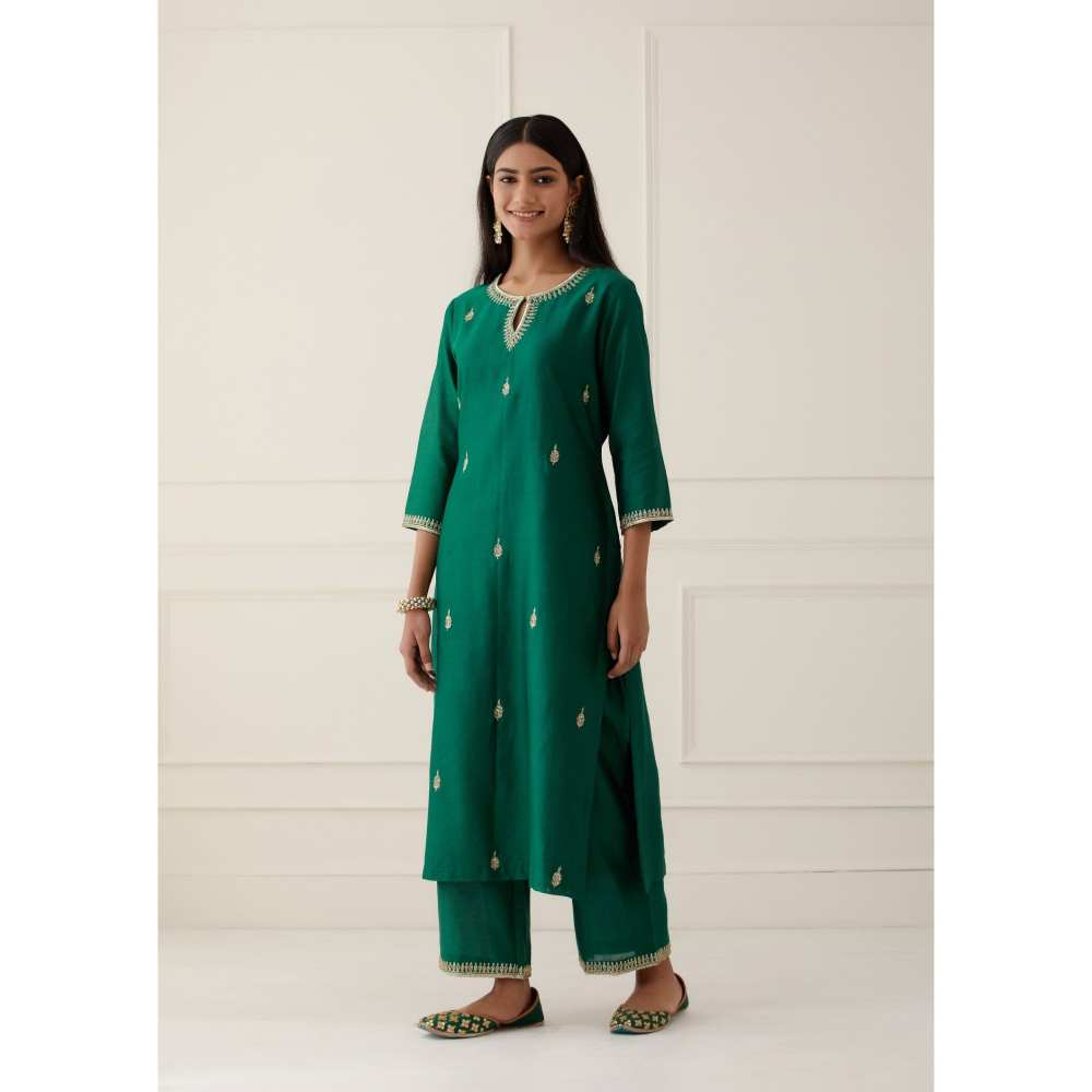 Ikshita Choudhary Green Embroidered Pallazo
