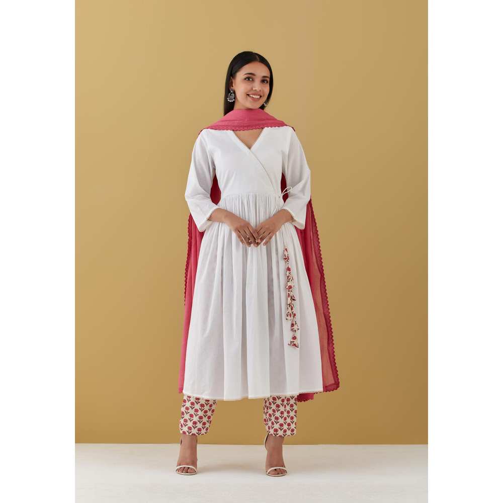 Ikshita Choudhary White Angarkha with Pink Block Printed Pants & Dupatta (Set of 3)